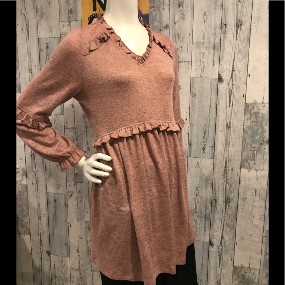 NWT Mauve & grey heathered tunic w/ ruffle trim.